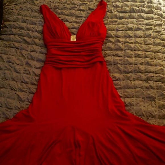 JS Collections Dresses & Skirts - Red sleeveless flare dress. size small